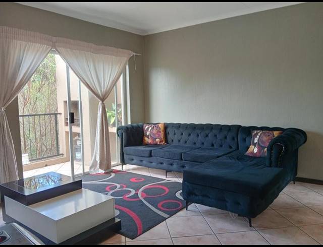 2 BEDROOM APARTMENT FOR SALE IN WILGEHEUWEL